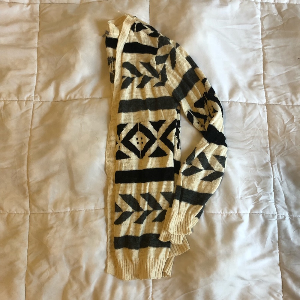 NWOT Aztec Print Cardigan
